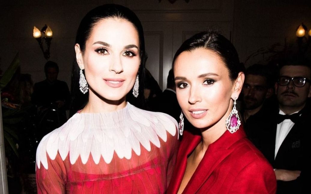 "Очень больно". Ефросинина прокомментировала отношения с родной сестрой, которая живет в Москве